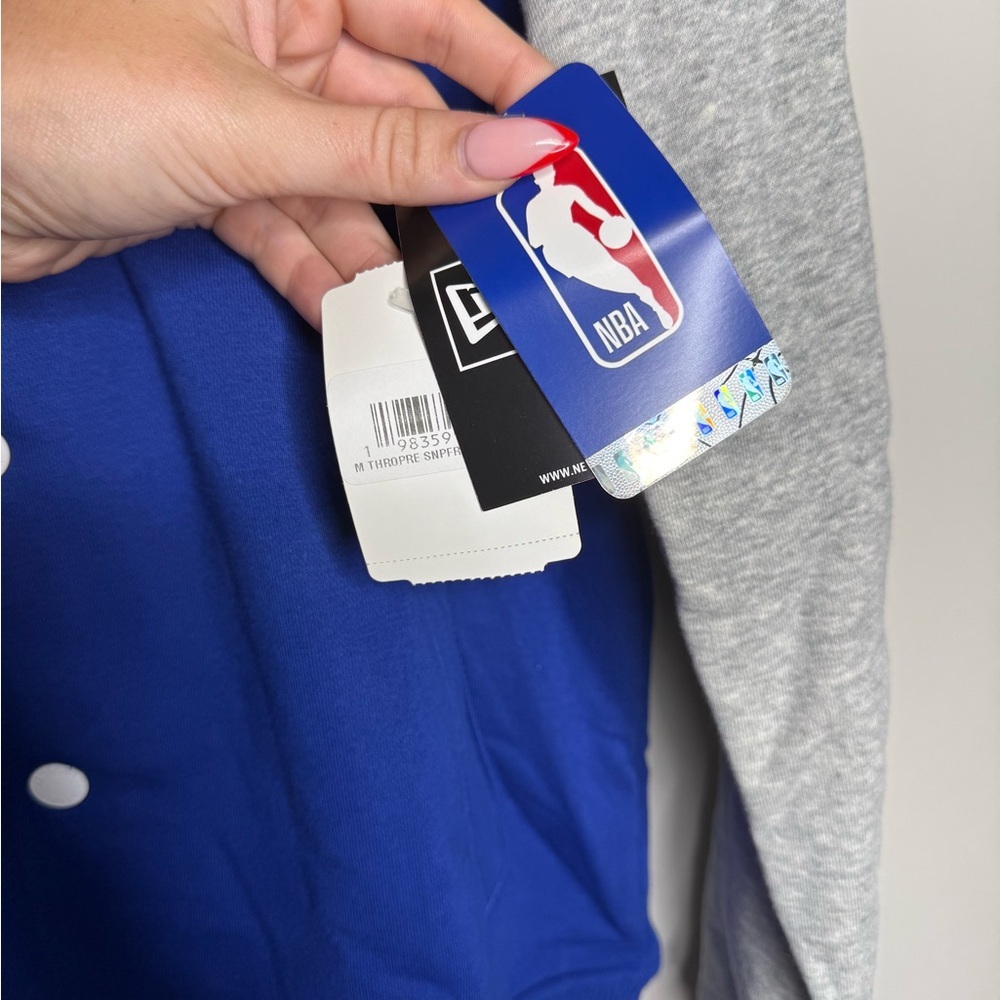 New York Knicks Throwback Prep Chenille Full Snap Hoodie - Picture 7 of 10